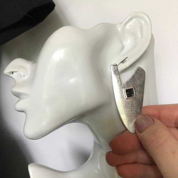 NEW Romance Matte Silver Tone oblong mod chevron-style semi-hoop earrings - Picture 4 of 15